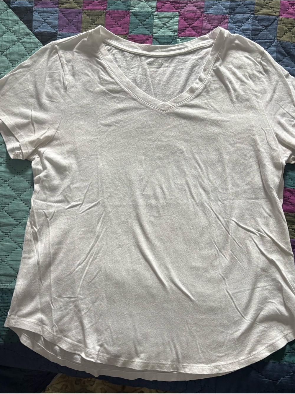 Old Navy White V-Neck Short Sleeve Tee